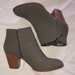 Grey booties SIZE 8
